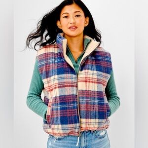 American Eagle reversible vest
